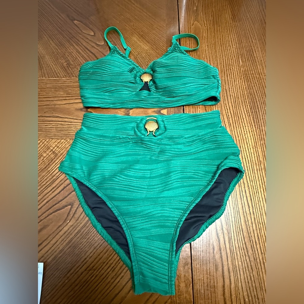 HERSEAS Bikini Textured Dark Green Swimsuit. NWOT. Size Medium.